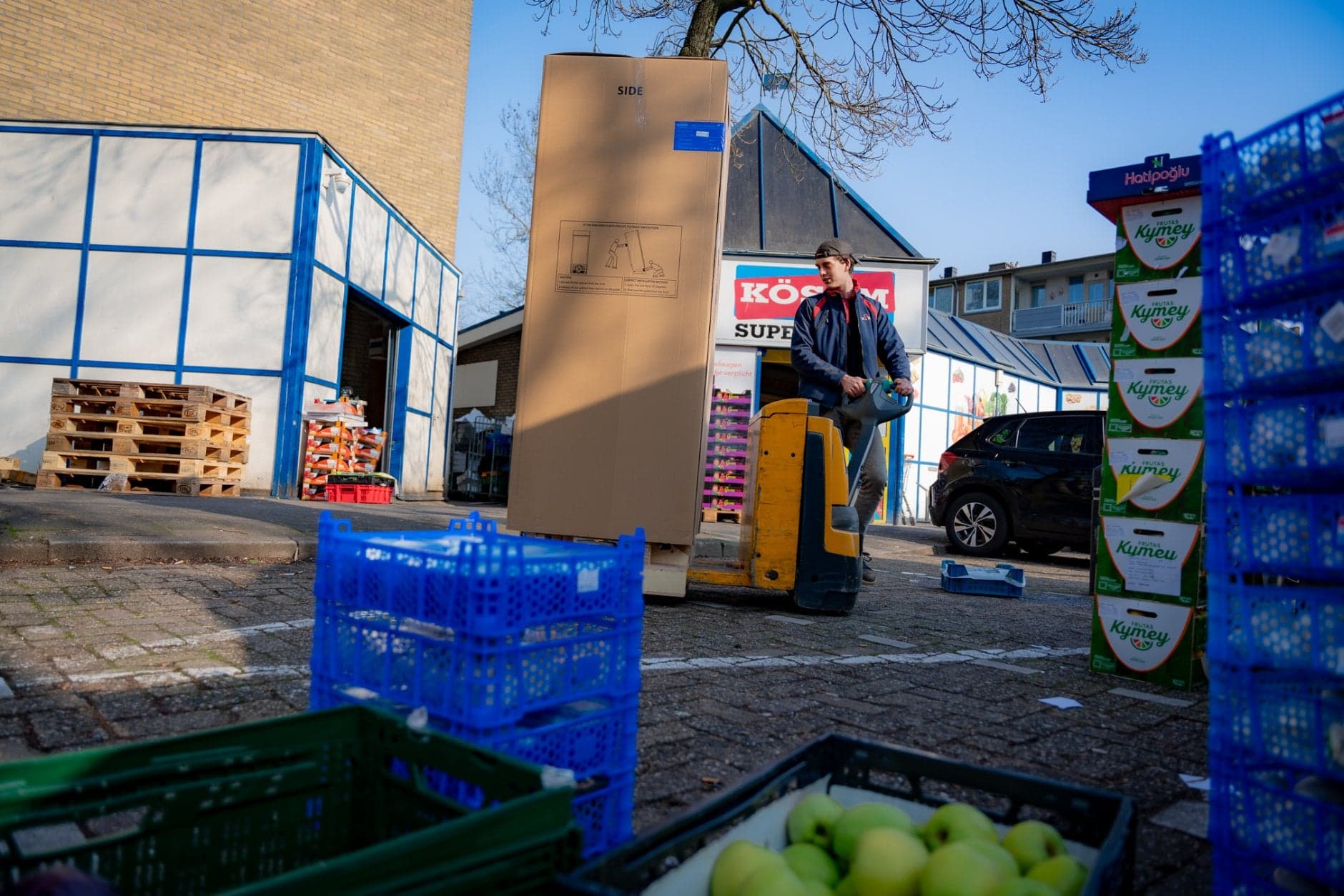 BBL-student Ocean Biersteker met heftruck