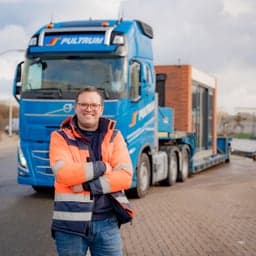Chauffeur bouwmaterialen Niels Eggink in transport en logistiek