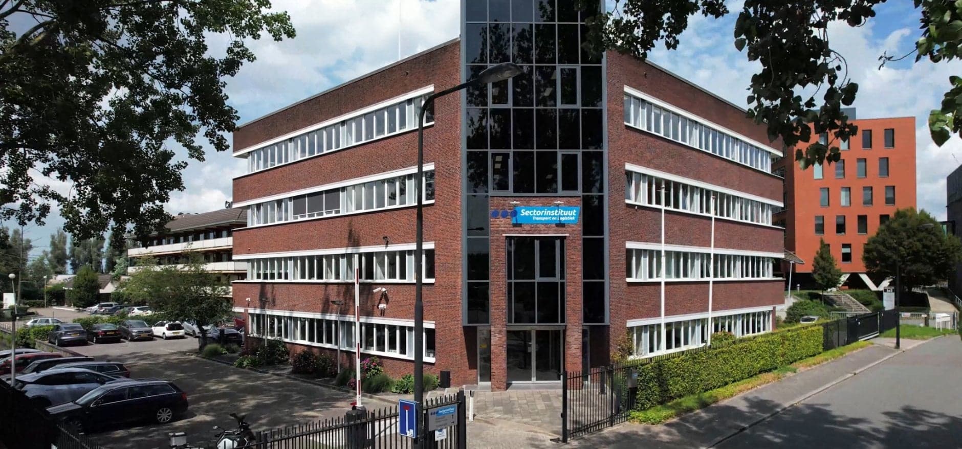Kantoorpand Sectorinstituut transport en logistiek