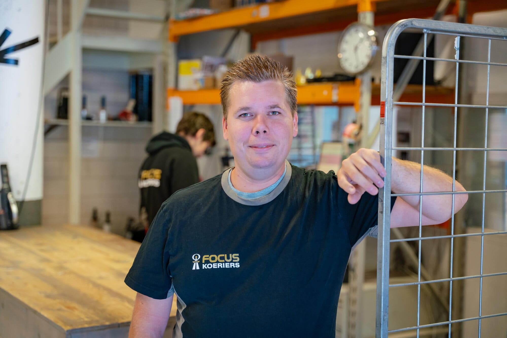 koerier aan het werk in de transport en logistiek