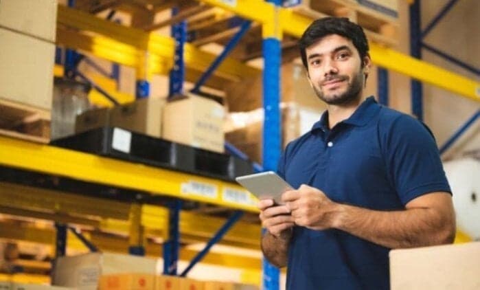 werknemer magazijn transport en logistiek