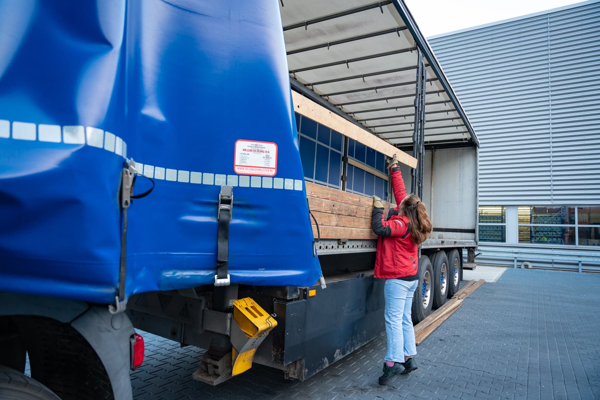 Laden en lossen in de transport