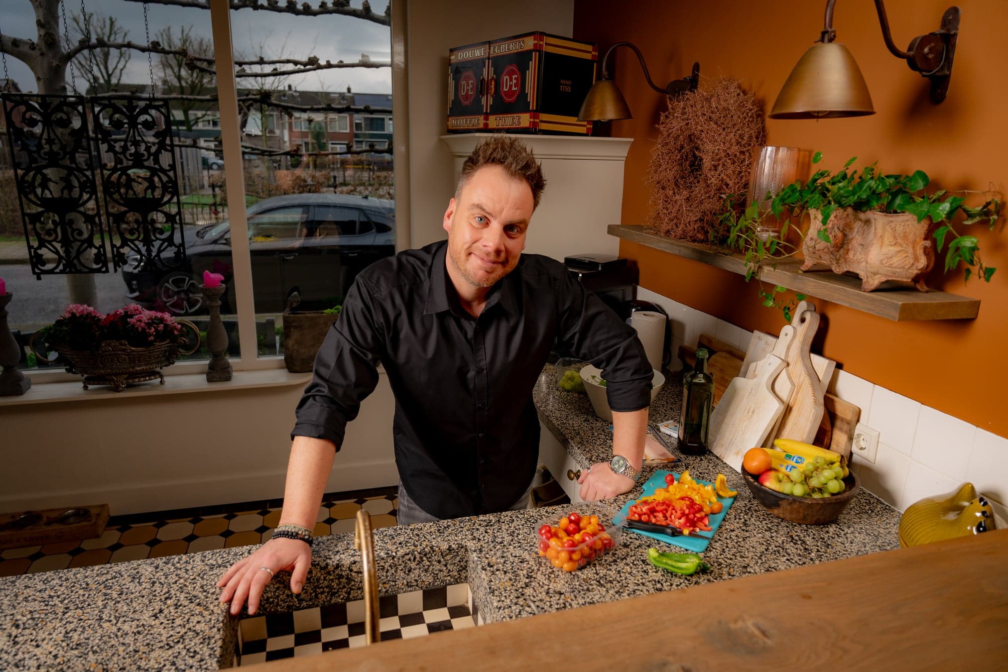 Vrachtwagenchauffeur Sebastian Hoefs in de keuken om af te vallen