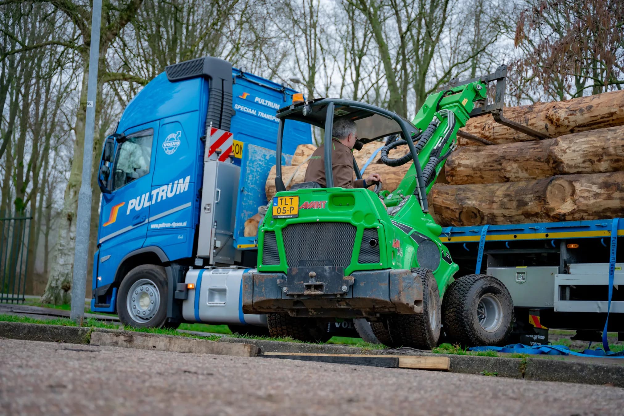 Chauffeur bouwmaterialen Niels Eggink in transport en logistiek