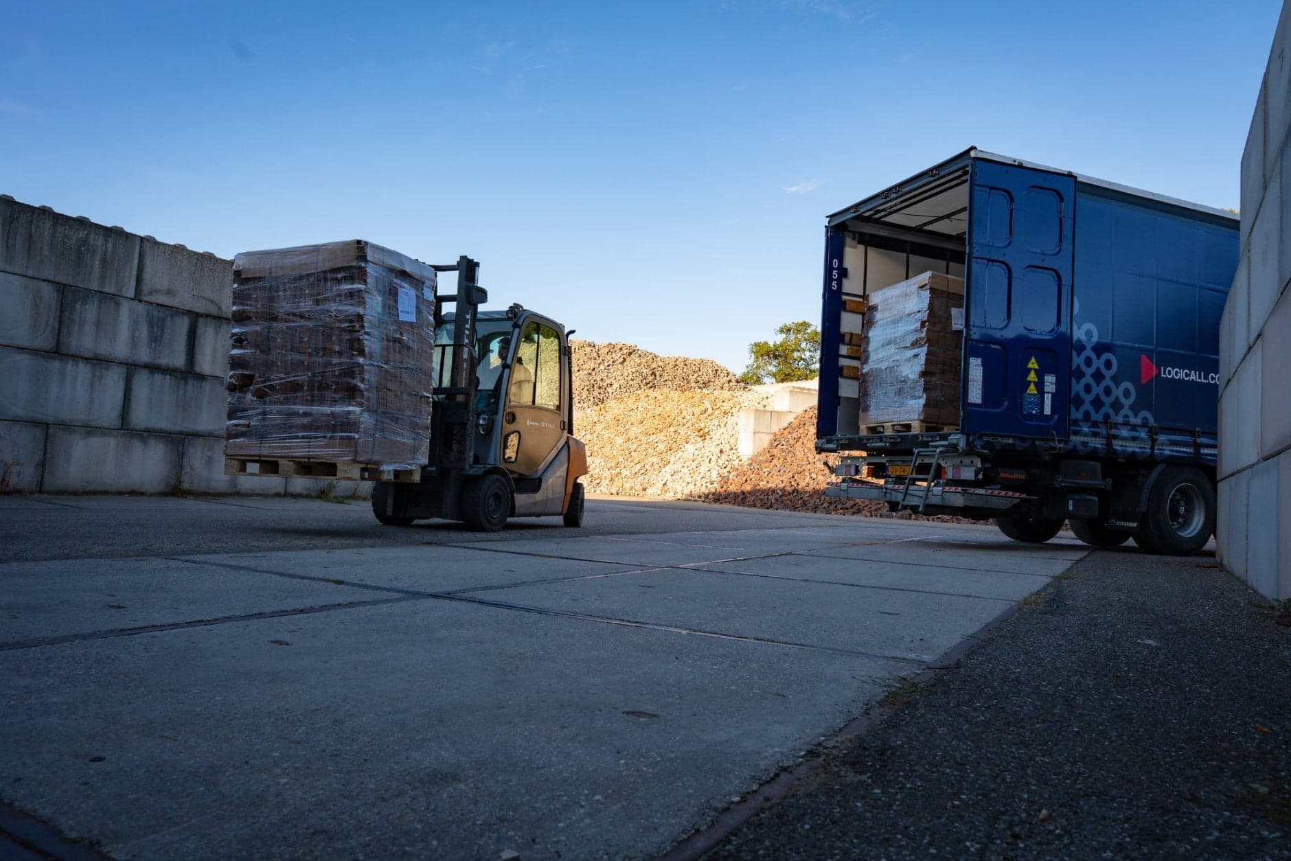 Vrachtwagenchauffeur transport en logistiek