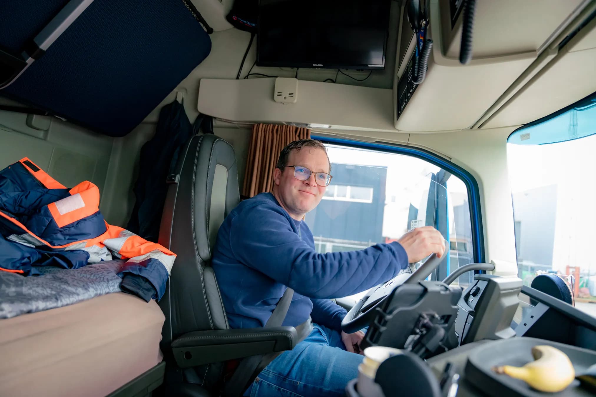 Chauffeur bouwmaterialen Niels Eggink in transport en logistiek