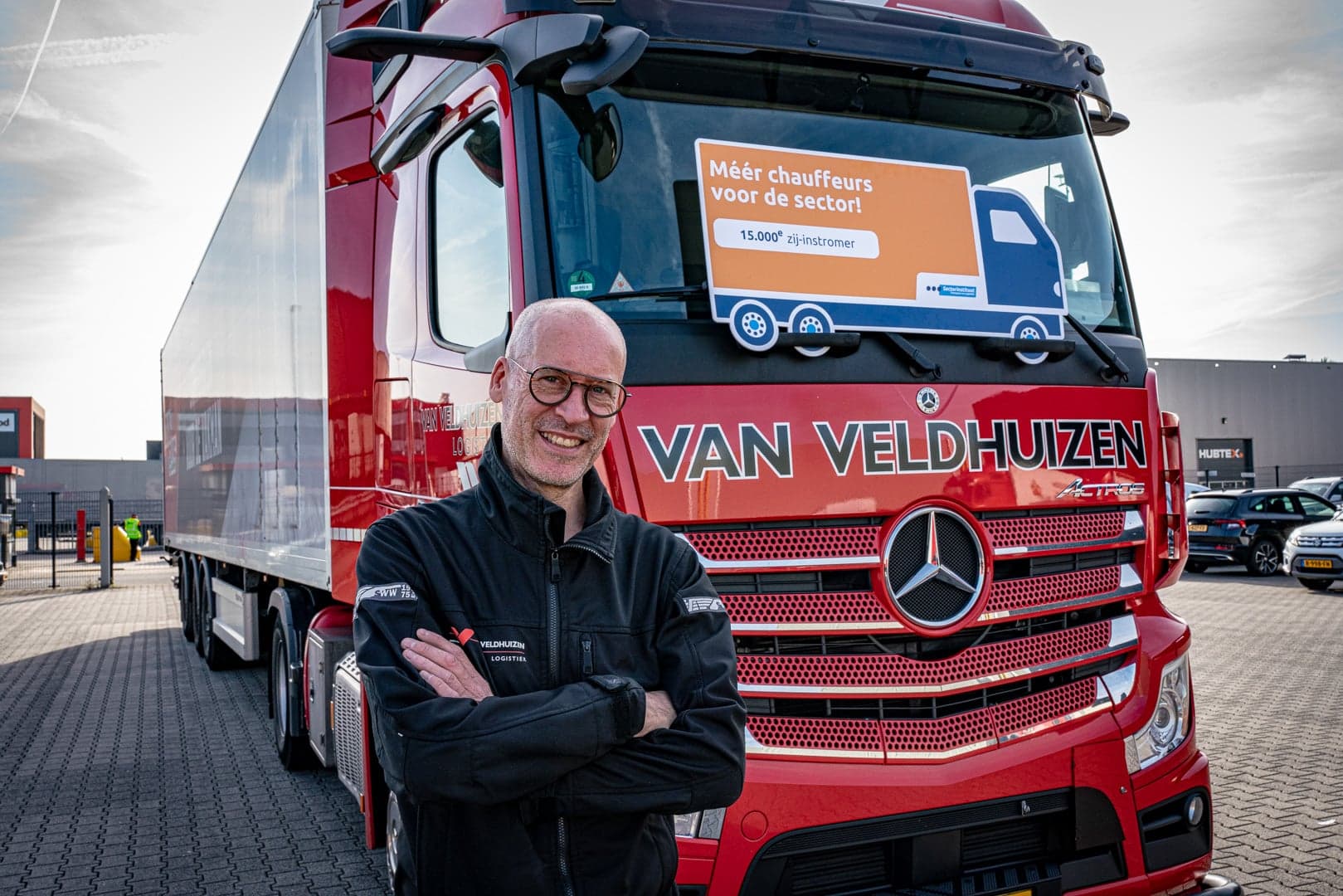 Marco Wassink voor de vrachtwagen