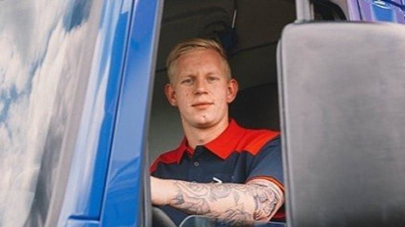 Jesse Pauwels in vrachtwagen