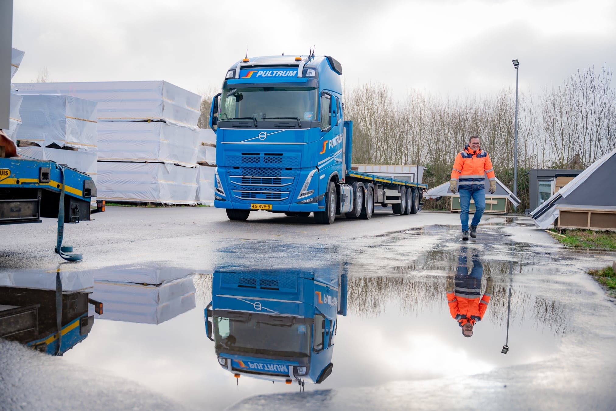 Chauffeur bouwmaterialen Niels Eggink in transport en logistiek
