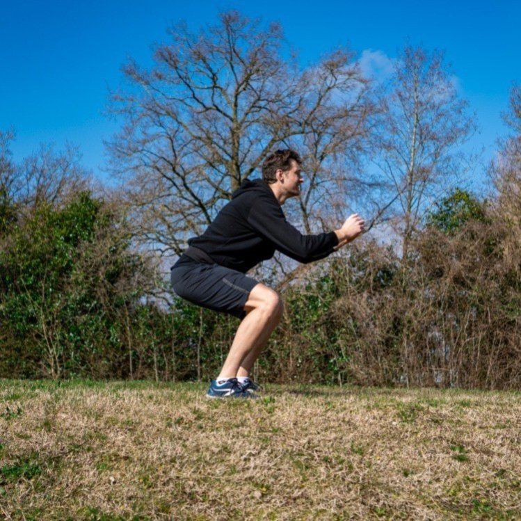 Vrachtwagenchauffeur Jarno doet een squat