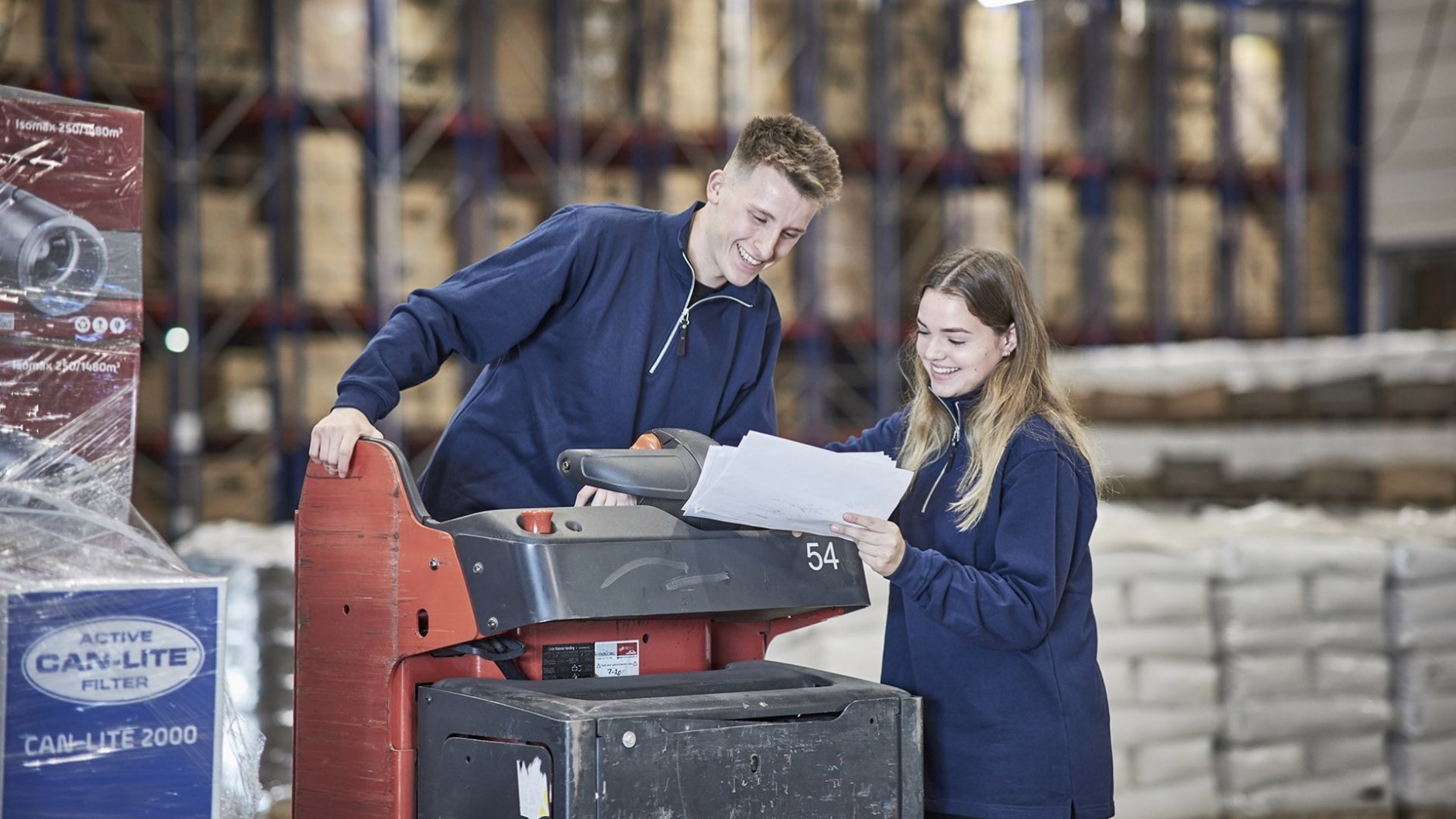 BBL studenten in warehouse