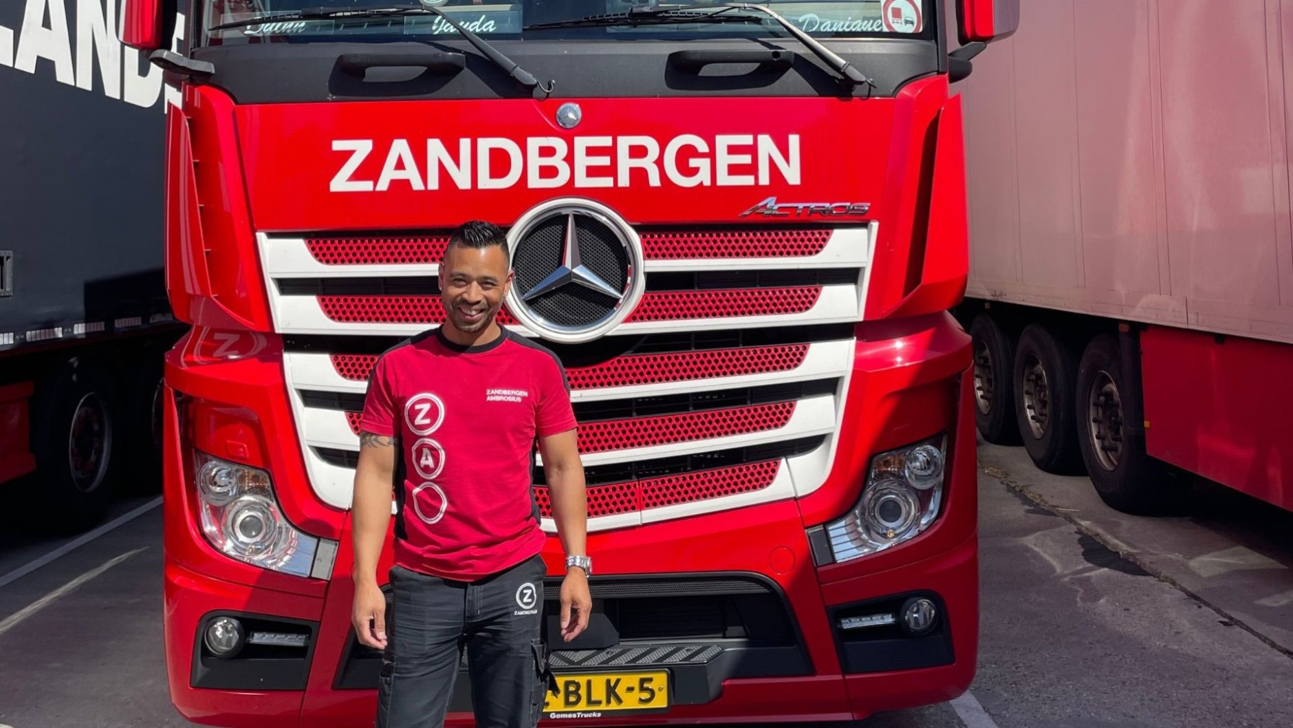 Badraaf poseert voor de Actros