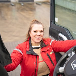 Vrachtwagenchauffeur Linda Bakker