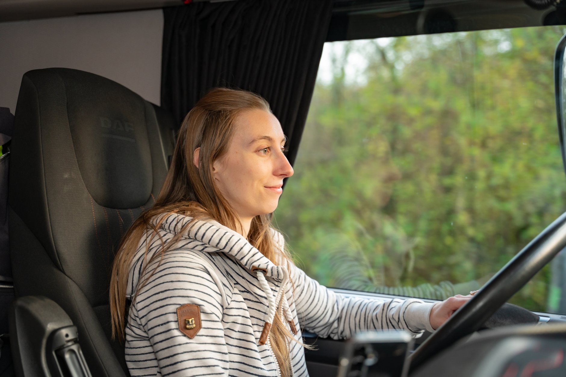 Inge Timmermans in vrachtwagencabine origineel