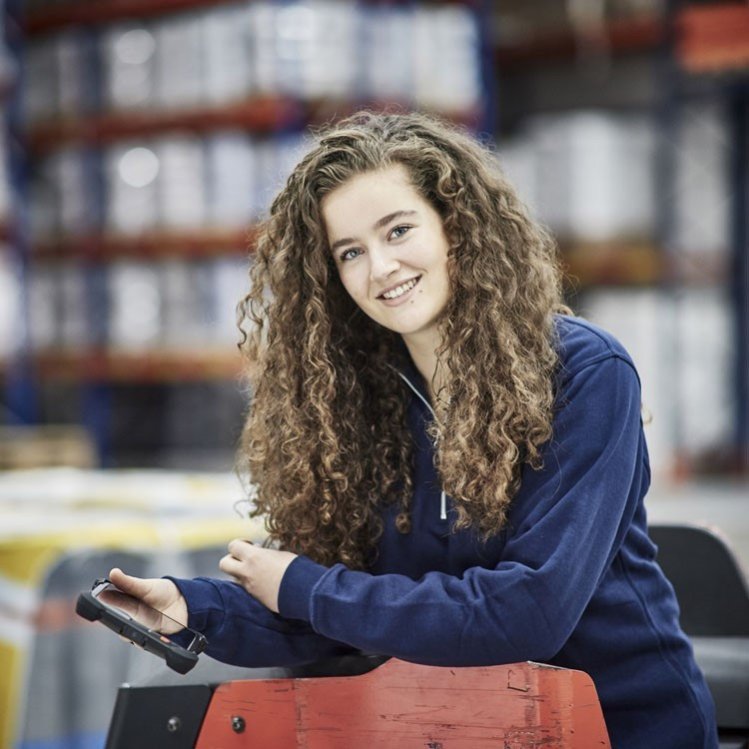 Schrijf als leerling werknemer in de transport en logistiek je uren op tijd.