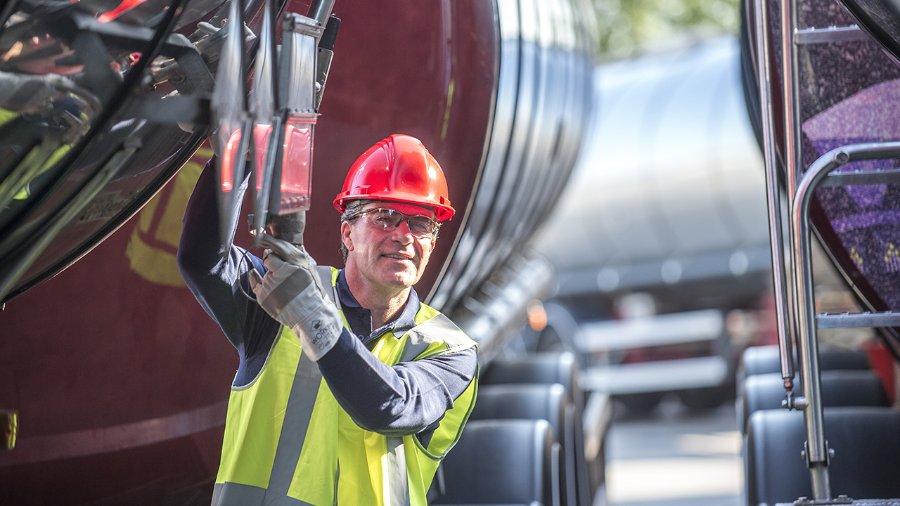 Vrachtwagenchauffeur tanktransport