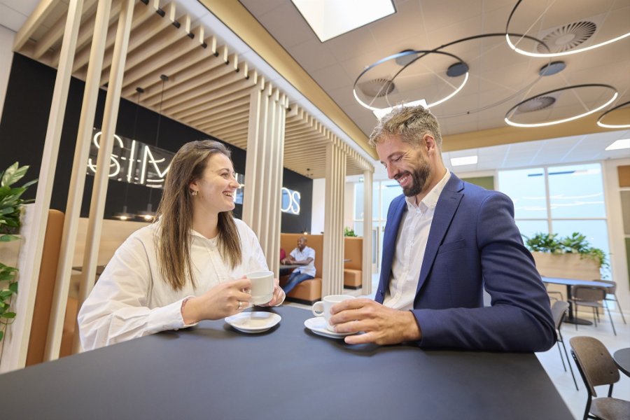 Werknemer en werkgever in gesprek