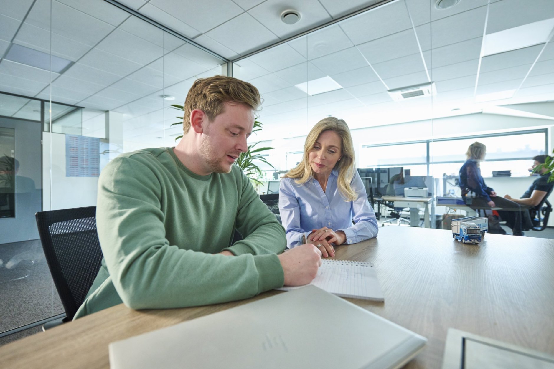 In gesprek met werknemer