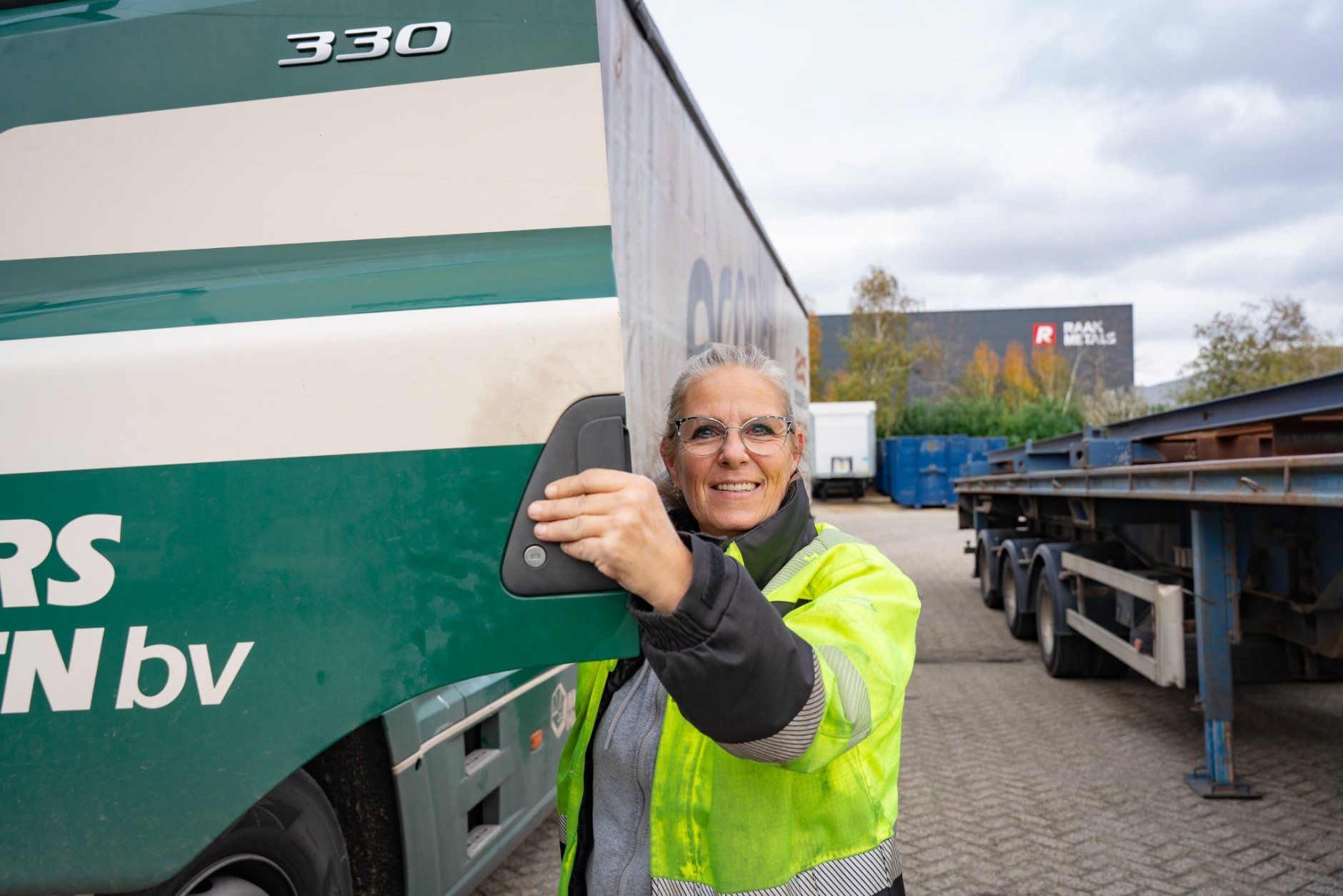 Vrachtwagenchauffeur Natalie Sender in Transport en Logistiek