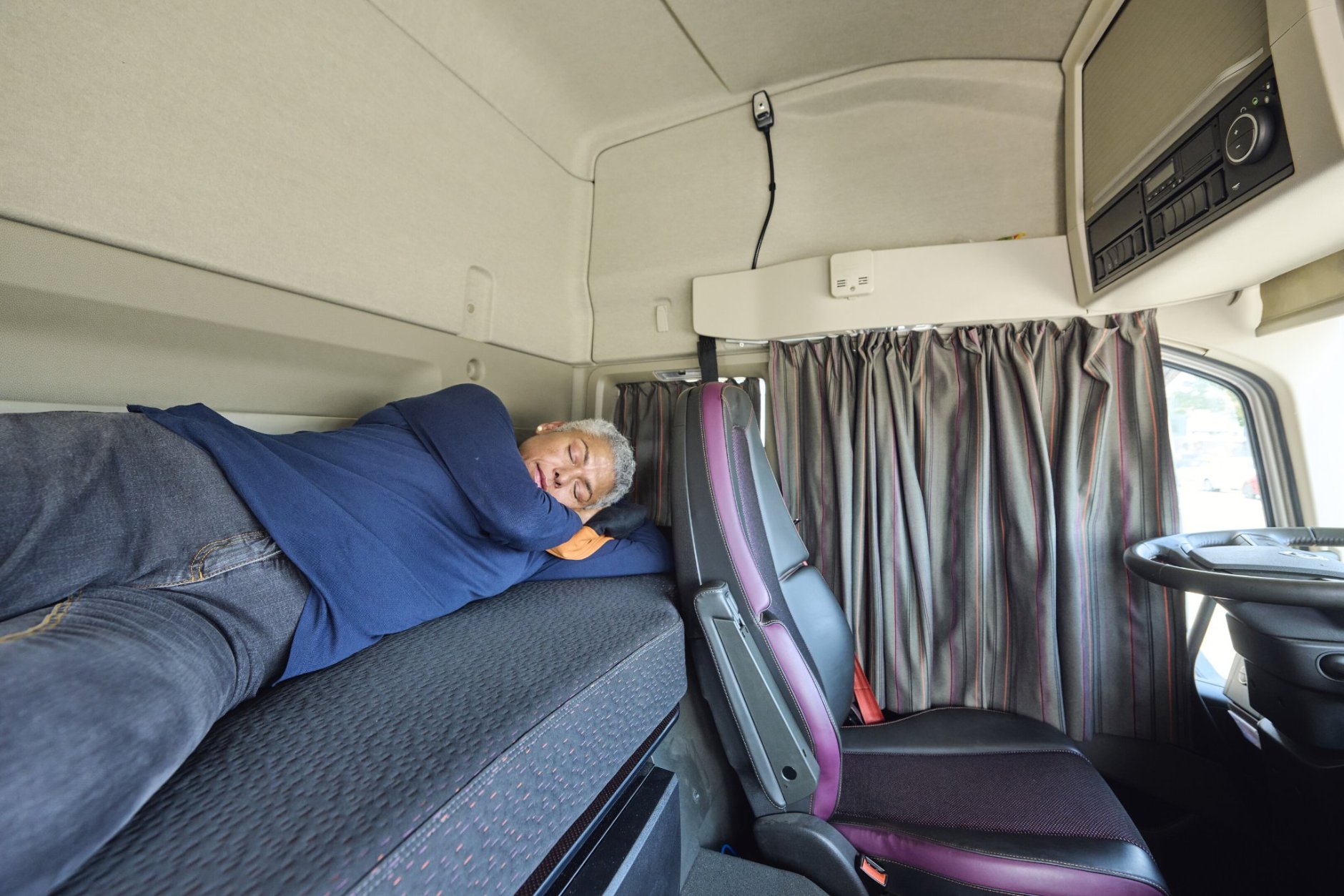 Slapen in de vrachtwagencabine