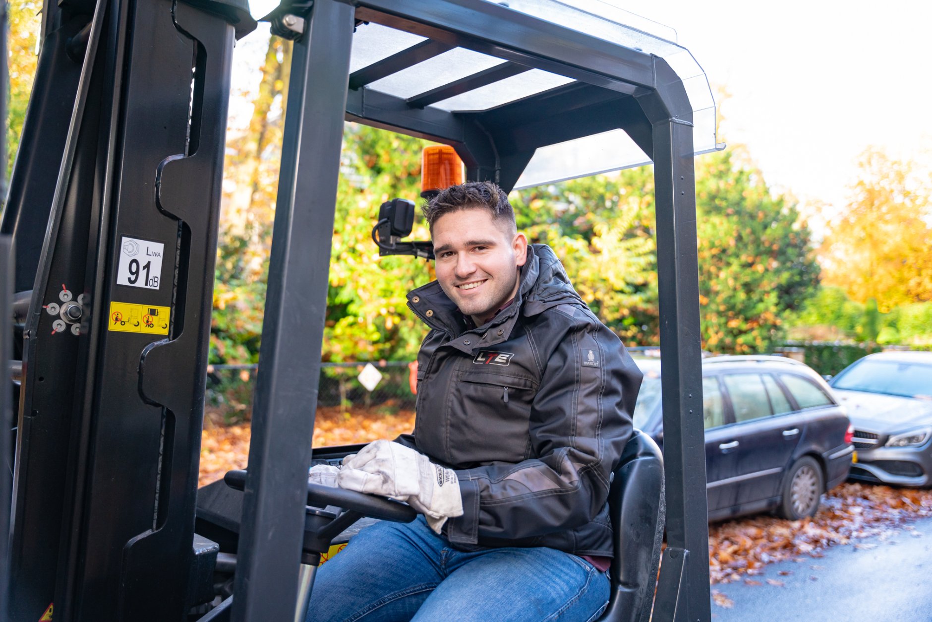 Lennart Paalman op heftruck origineel