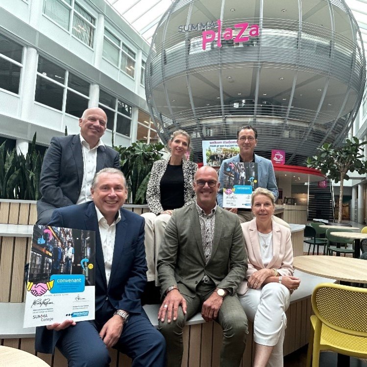 STL en Summa College samenwerking groepsfoto