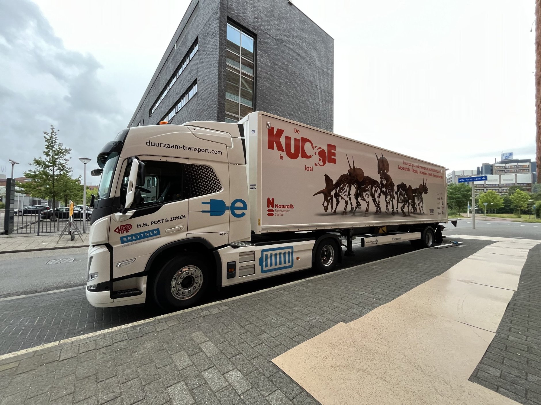 Vrachtwagenchauffeur Seday Yay in transport en logistiek