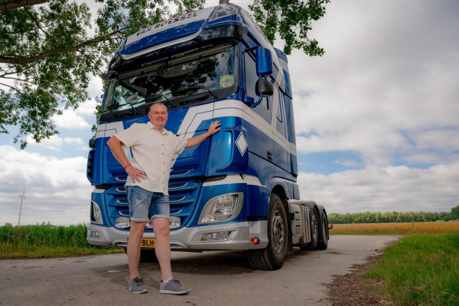 Vrachtwagenchauffeur Piet de Baat doet STL afvaltraject