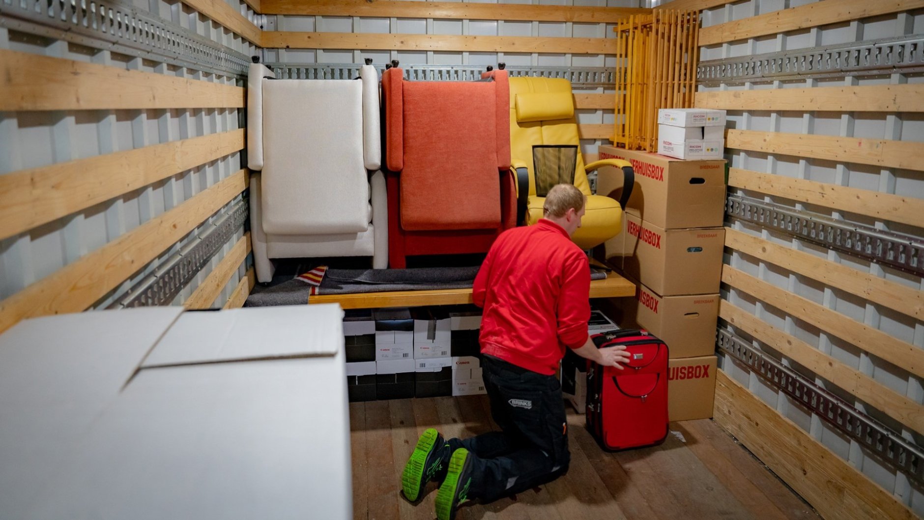 Verhuiswagen netjes en veilig inladen