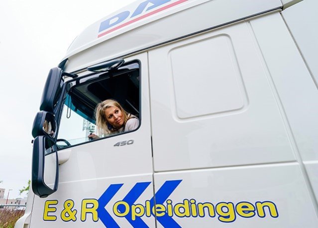 Koningin Máxima in vrachtwagen